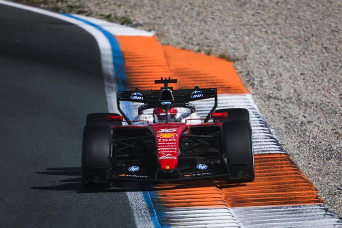 16 LECLERC Charles (mco), Scuderia Ferrari SF-26, action during the Formula 1 Dutch Grand Prix 2026, 12th round of the 2026 Formula One World Championship from August 21 to 23, 2026 on the Circuit Zandvoort, in Zandvoort, Netherlands - Photo Antonin Vince