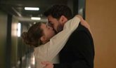 Foto: Lili Reinhart y Tom Bateman tienen una relación falsa (o no tanto) en el tráiler de La hipótesis del amor