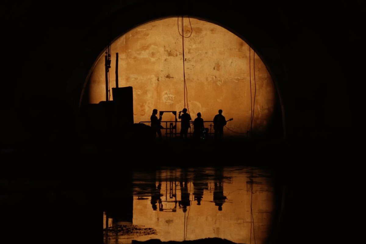Arde Bogotá rueda su nuevo videoclip en los túneles subterráneos de El Espalmador en Cartagena