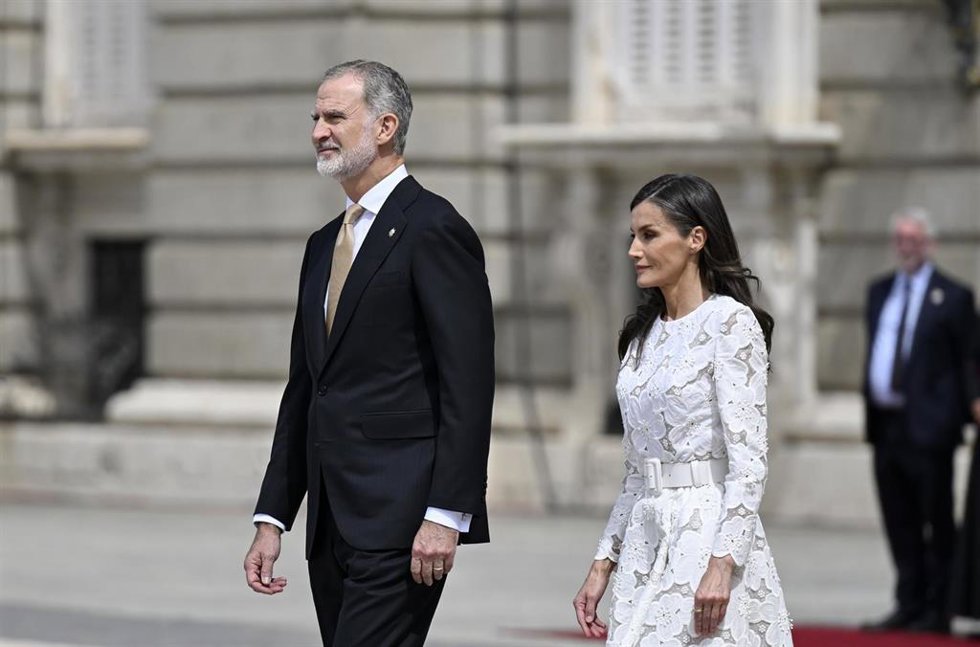 Archivo - El Rey Felipe VI y la Reina Letizia
