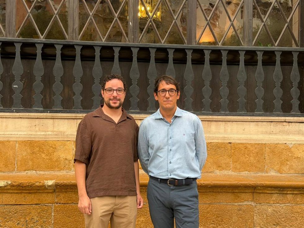 El secretario general de la Agrupación Socialista de Palma, Iago Negueruela (derecha), y Pepe Martínez, secretario general de la Agrupación Socialista de Palma-Nord.