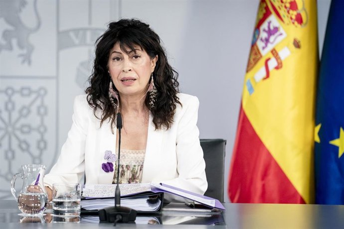 Archivo - La ministra de Igualdad, Ana Redondo, durante la rueda de prensa tras el Consejo de Ministros, a 14 de julio de 2026, en Madrid (España). 