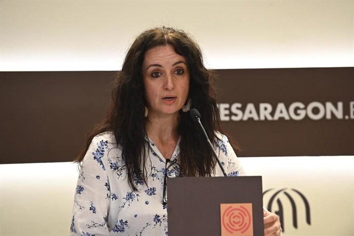 Archivo - La portavoz de IU en las Cortes de Aragón, Marta Abengochea, tras  el Pleno de las Cortes de Aragón, a 28 de abril de 2026, en Zaragoza, Aragón (España). El pacto de gobierno, que incluye la polémica ‘prioridad nacional’ de VOX, define el arranq