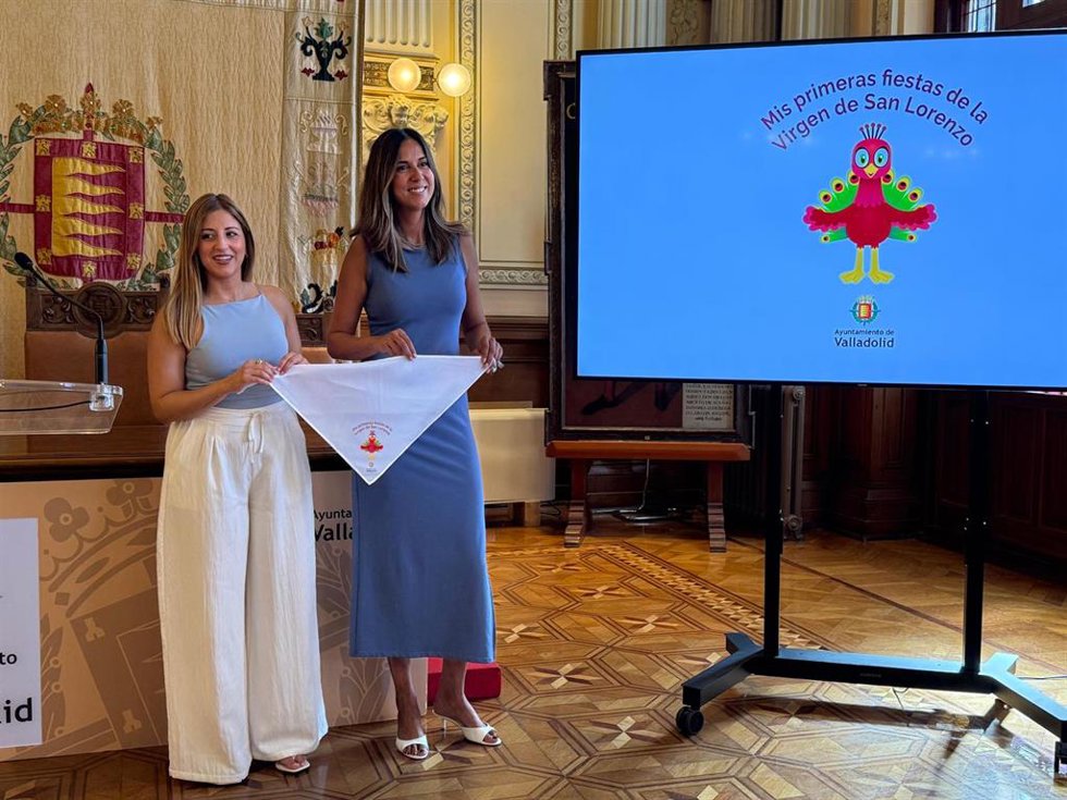La concejala de Juventud, Carolina del Bosque, y la concejala de Turismo, Eventos y Marca Ciudad, Blanca Jiménez, en la presentación de 'Mis primeras fiestas'.