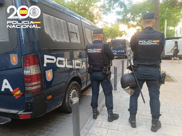 Detenido por acosar, insultar y amenazar a un hombre por su orientación sexual.