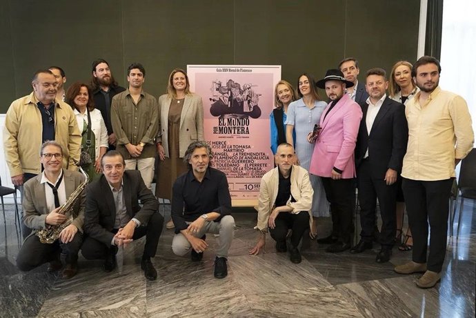 La delegada de Cultura y el director de la Bienal, en la presentación de las 'Noches únicas'