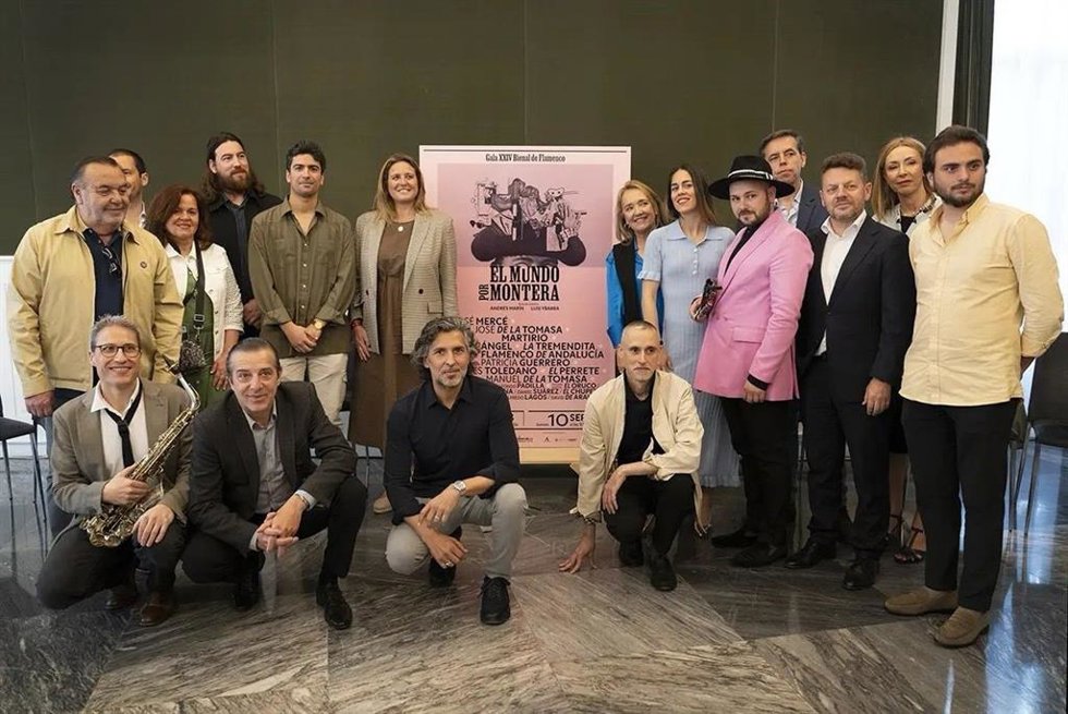 La delegada de Cultura y el director de la Bienal, en la presentación de las 'Noches únicas'