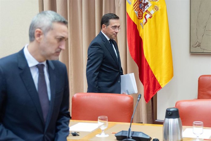 El ministro de Asuntos Exteriores, Unión Europea y Cooperación, José Manuel Albares (c), durante una comparecencia ante la Comisión de Interior en el Congreso de los Diputados, a 28 de agosto de 2026, en Madrid (España). 