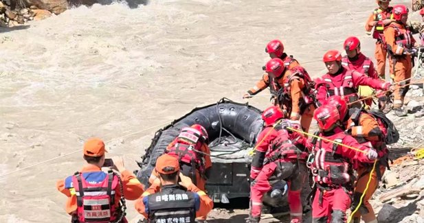 Ascienden a cinco los muertos y más de 550 los desaparecidos en China por la riada en la frontera con Nepal