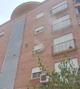 Edificio afectado por el incendio