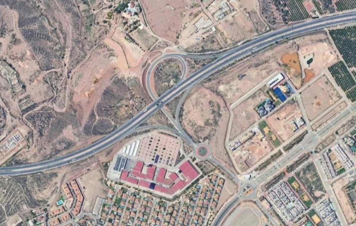 Hallan inconsciente a un hombre en la A-7, en Murcia