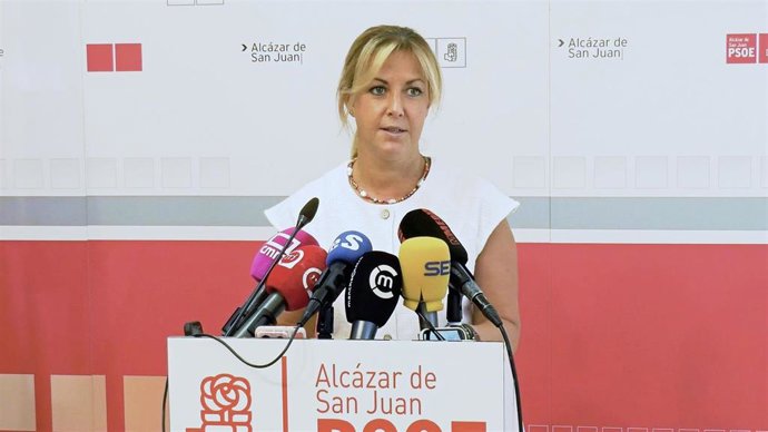 La portavoz del Grupo Parlamentario Socialista en las Cortes de Castilla-La Mancha, Ana Isabel Abengózar.