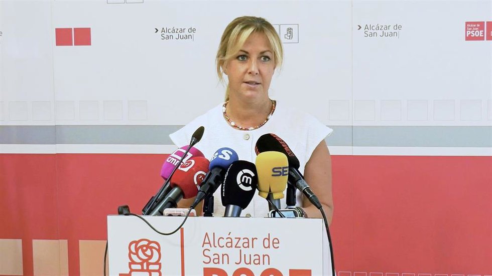 La portavoz del Grupo Parlamentario Socialista en las Cortes de Castilla-La Mancha, Ana Isabel Abengózar.