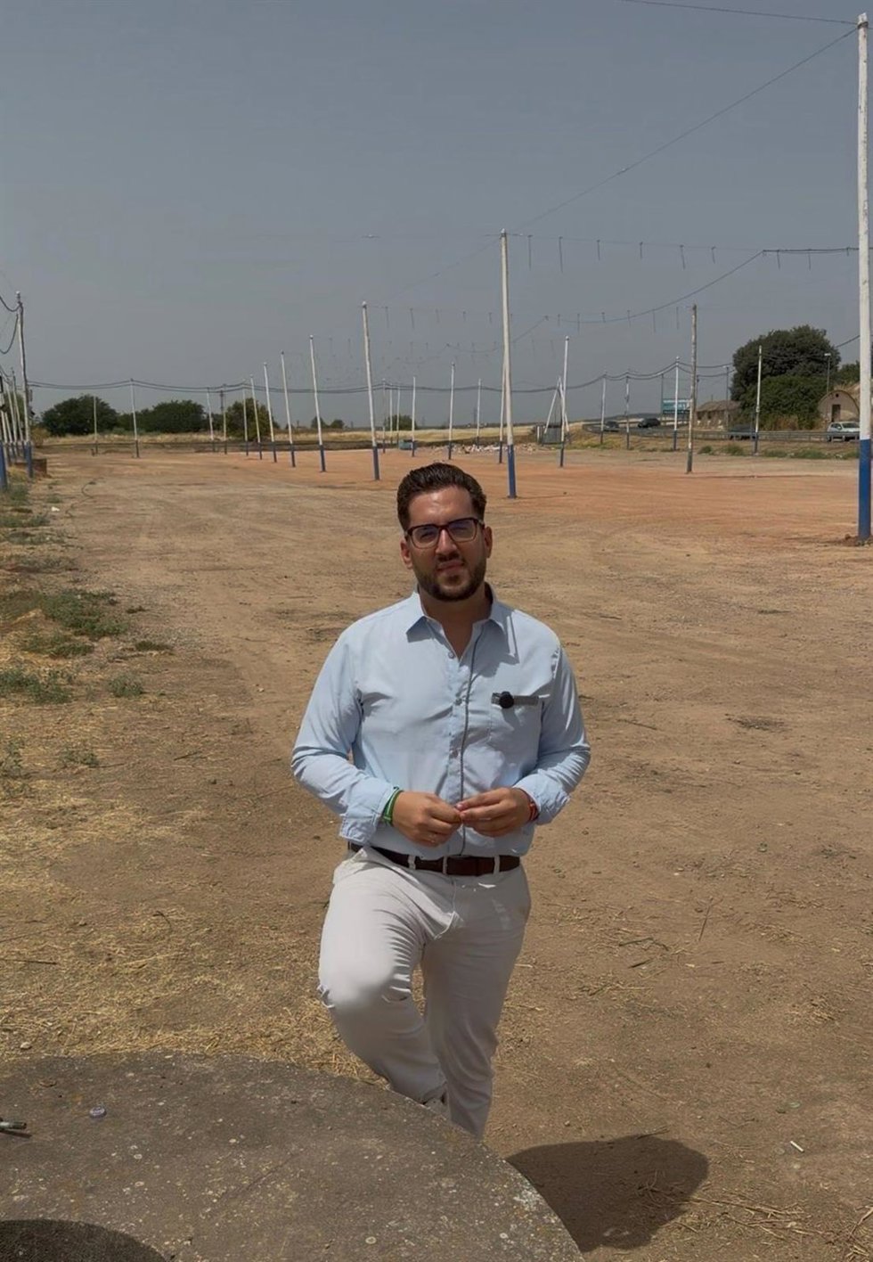 El edil José Carlos Ruiz en el recinto ferial de una barriada periférica.
