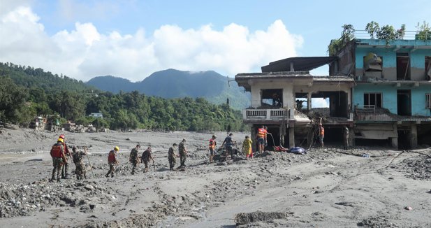 Nepal anuncia el rescate de uno de los tres españoles desaparecidos tras la fuerte riada