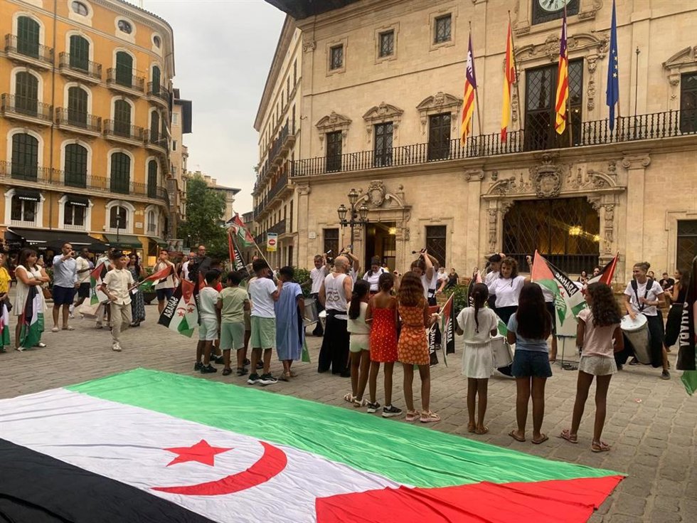 Una jornada lúdica y reivindicativa despide a los niños saharauis del programa 'Vacaciones en Paz' en Palma