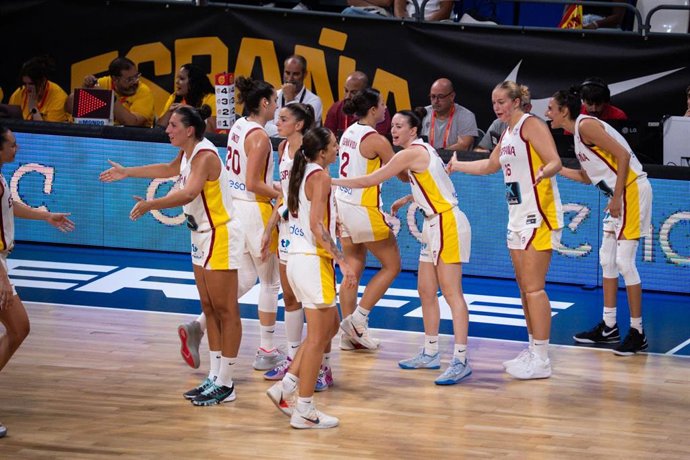 Las jugadoras de la selección española de baloncesto durante un partido