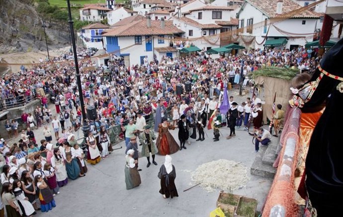 Imagen de archivo de la conmemoración del Desembaco de Carlos V en Tazones