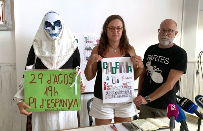 El presidente del GOB, Joan Moranta, la actividad 'Madò Farta' y la representante de Terraferida Antònia Fuster.