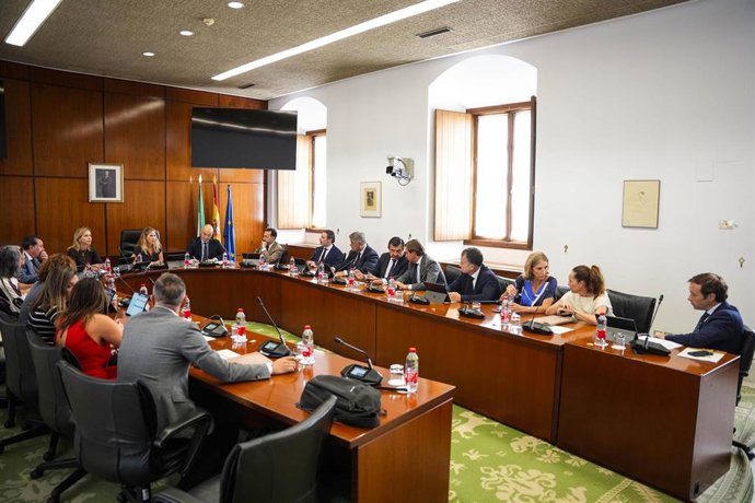 Archivo - Reunión de la Junta de Portavoces del Parlamento andaluz. (Foto de archivo).