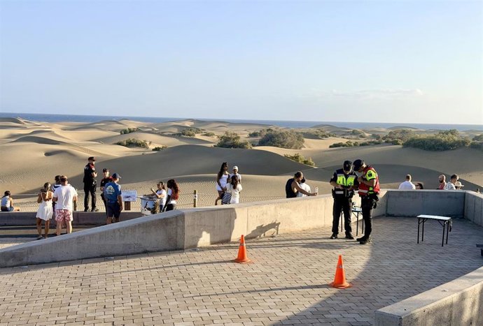 El Cabildo intensifica la vigilancia en las Dunas de Maspalomas con un dispositivo especial al atardecer