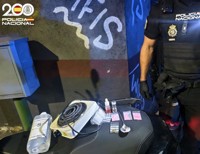 Detenidos tras ser sorprendidos con droga tras sufrir un accidente de moto en Palma.