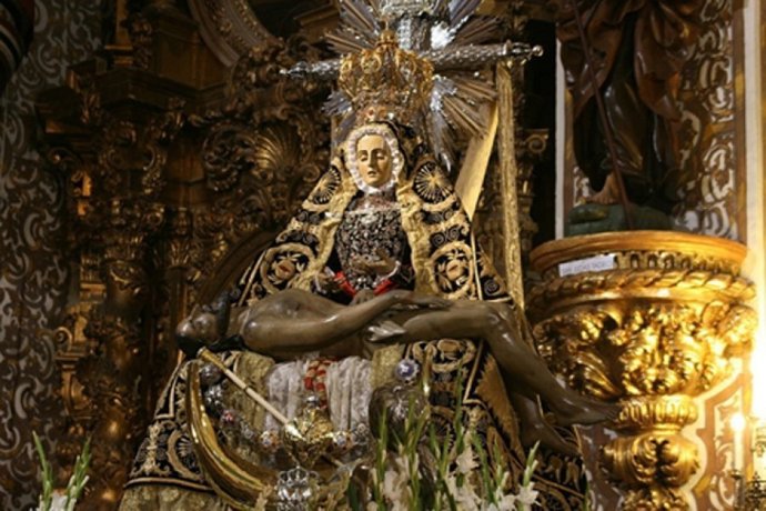 Imagen de la Virgen de las Angustias, patrona de Granada, que este domingo será trasladada a partir de las 7,00 horas, desde su Basílica hasa la Parroquia del Sagrario-Catedral.