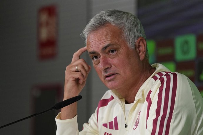 José Mourinho participa de sua coletiva de imprensa durante o dia de treino do Real Madrid, antes da partida da Liga Espanhola, LaLiga EA Sports, contra o Málaga CF, na Cidade Esportiva do Real Madrid, em 29 de agosto de 2026, em Valdebebas, Madri, Espanh