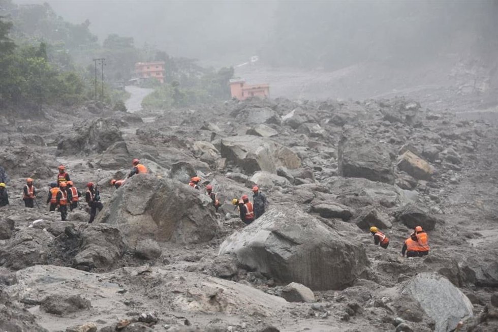 Labores de rescate tras la riada en Nepal