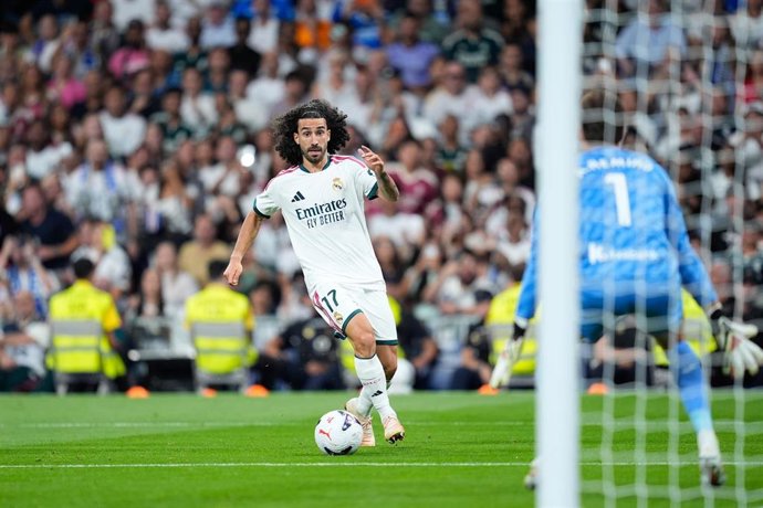 Marc Cucurella durante el Real Madrid-Real Sociedad de LaLiga EA Sports 26-27