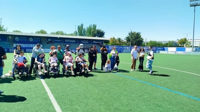 Utebo marca un gol por Aspace Zaragoza en una jornada de fútbol, redes y solidaridad