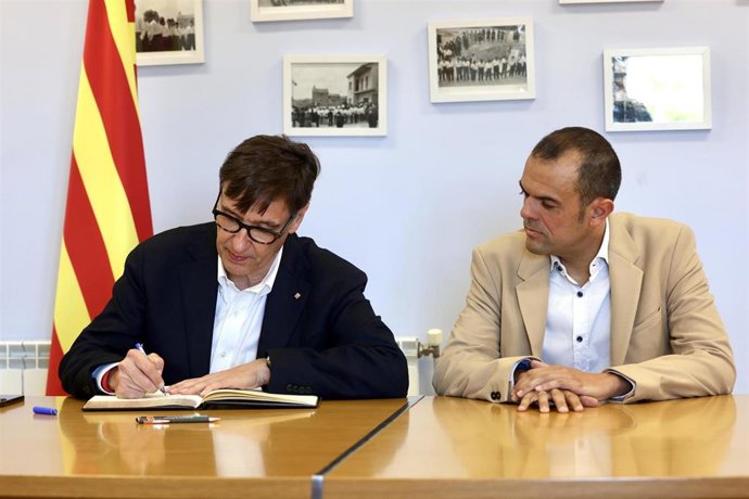 Illa con el alcalde en el Ayuntamiento