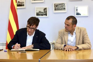 Illa amb l'alcalde a l'Ajuntament