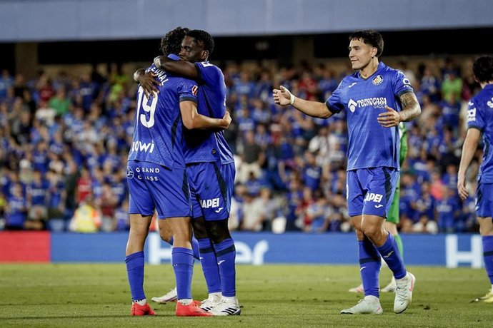 Los jugadores del Getafe CF celebran un gol