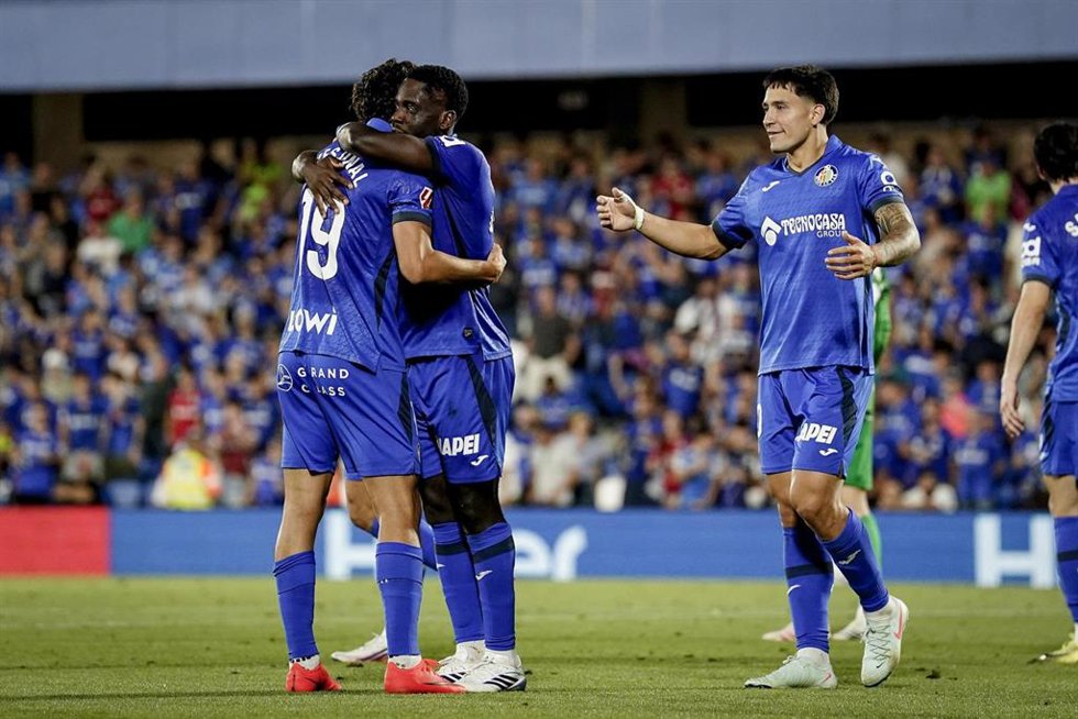Los jugadores del Getafe CF celebran un gol