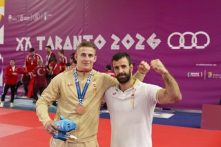 El judoca español Daniel Nieto posa con su bronce en los Juegos Mediterráneos 2026
