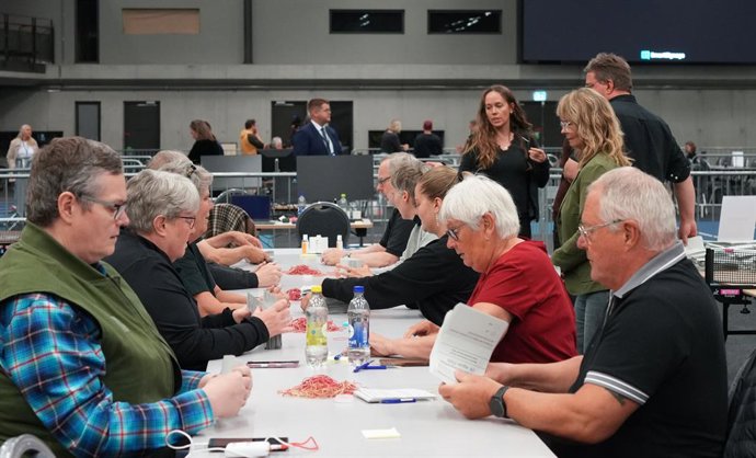 REYKJAVIK, Aug. 30, 2026  -- Staff members count votes at a vote counting center located at a stadium in Reykjavik, Iceland, Aug. 29, 2026. Icelanders started voting on Saturday on whether to restart negotiations to join the European Union (EU), more than