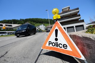 Archivo - Arxiu - Imatge d'arxiu d'un senyal policial a Suïssa 