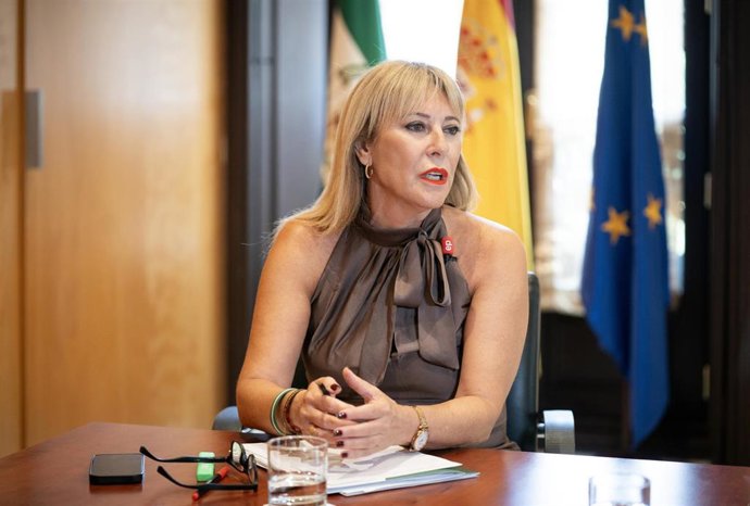Archivo - La vicepresidenta tercera y consejera de Economía, Hacienda y Fondos Europeos de la Junta de Andalucía, Carolina España, durante una entrevista concedida a Europa Press. A 1 de agosto de 2026 en Sevilla (Andalucía, España). La vicepresidenta ter