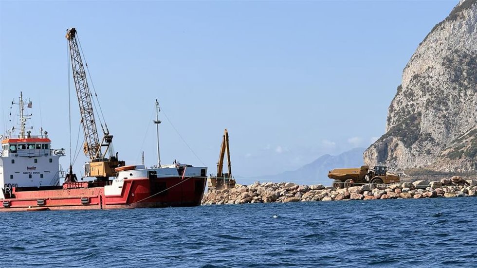 Verdemar advierte de la "acumulación" de residuos en fondos marinos del Estrecho de Gibraltar.