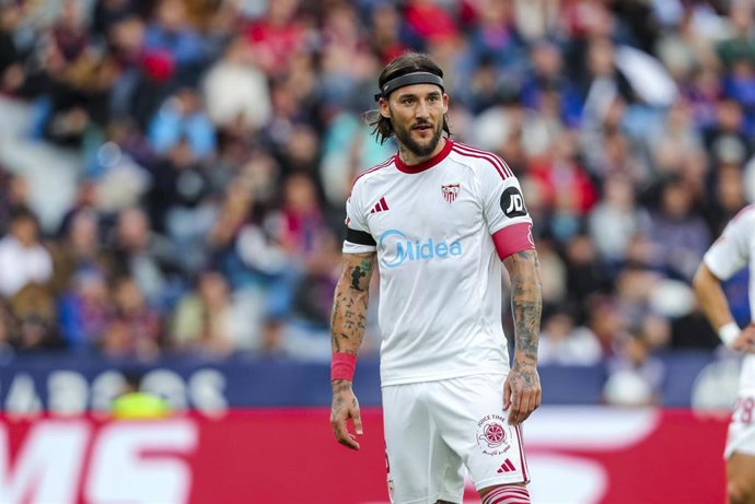 Archivo - Nemanja Gudelj con el Sevilla FC