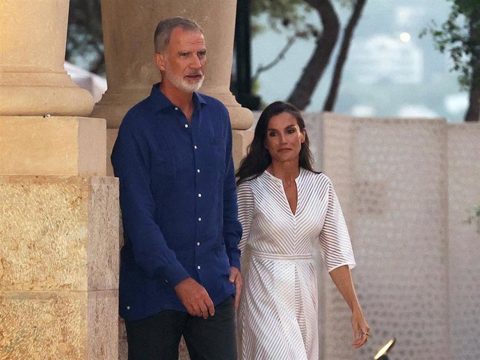 Archivo - Felipe VI y Doña Letizia en el Palacio de Marivent
