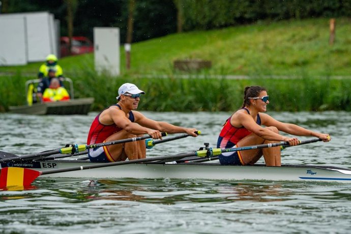 El doble scull mixto de Iria Jarama y Caetano Horta durante la final del Mundial 2026