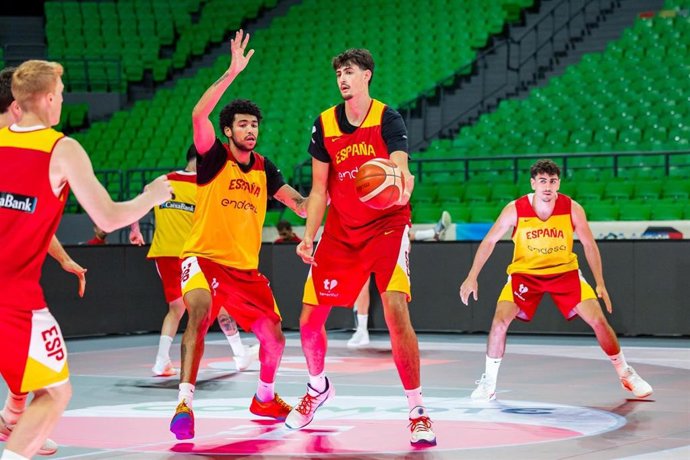 La selección española de baloncesto entrenando en el Telekom Center de Atenas