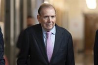 Edmundo González advierte de que el dinero del petróleo venezolano solo llegará "a algunos"
