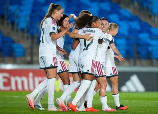 Felicia Schroder of Real Madrid CF celebrates after scoring his team's first goal with teammates during the Spanish Women League, Liga F, football match played between Real Madrid and Atletico De Madrid at Alfredo Di Stefano stadium on August 30, 2026, in