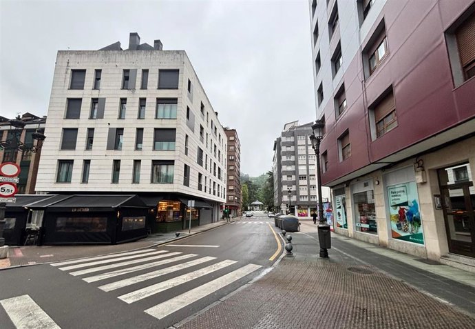 Archivo - Calles en Sama, Langreo. Vivienda, pisos, edificios.
