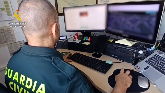 La Guardia Civil investiga a un grupo criminal dedicado a los delitos de estafa online