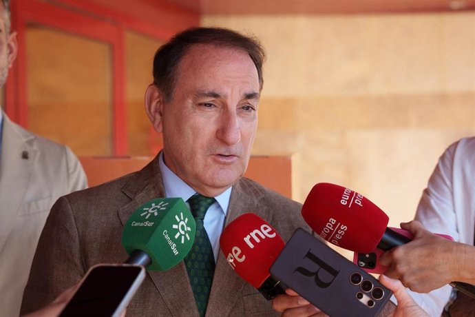 Archivo - El presidente de la Confederación de Empresarios de Andalucía (CEA), Javier González de Lara, en una imagen de archivo.