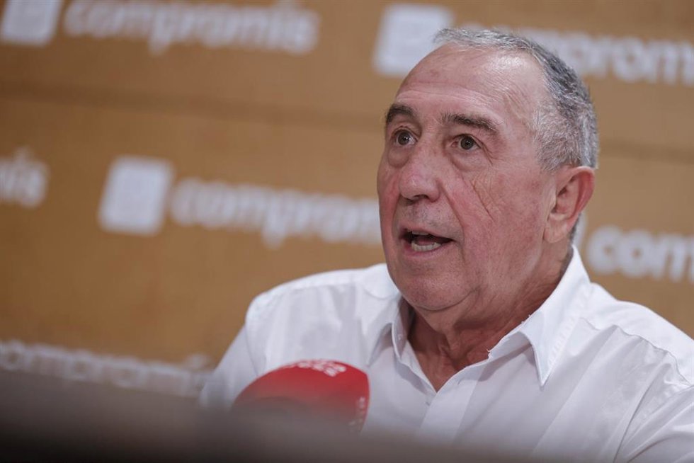 Archivo - El síndic de Compromís en Les Corts, Joan Baldoví, en una entrevista con Europa Press